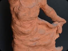 Terracotta
Lucio Fontana 
Musa o ballerina, la grazia della statua
immobilizza il movimento eternamente
